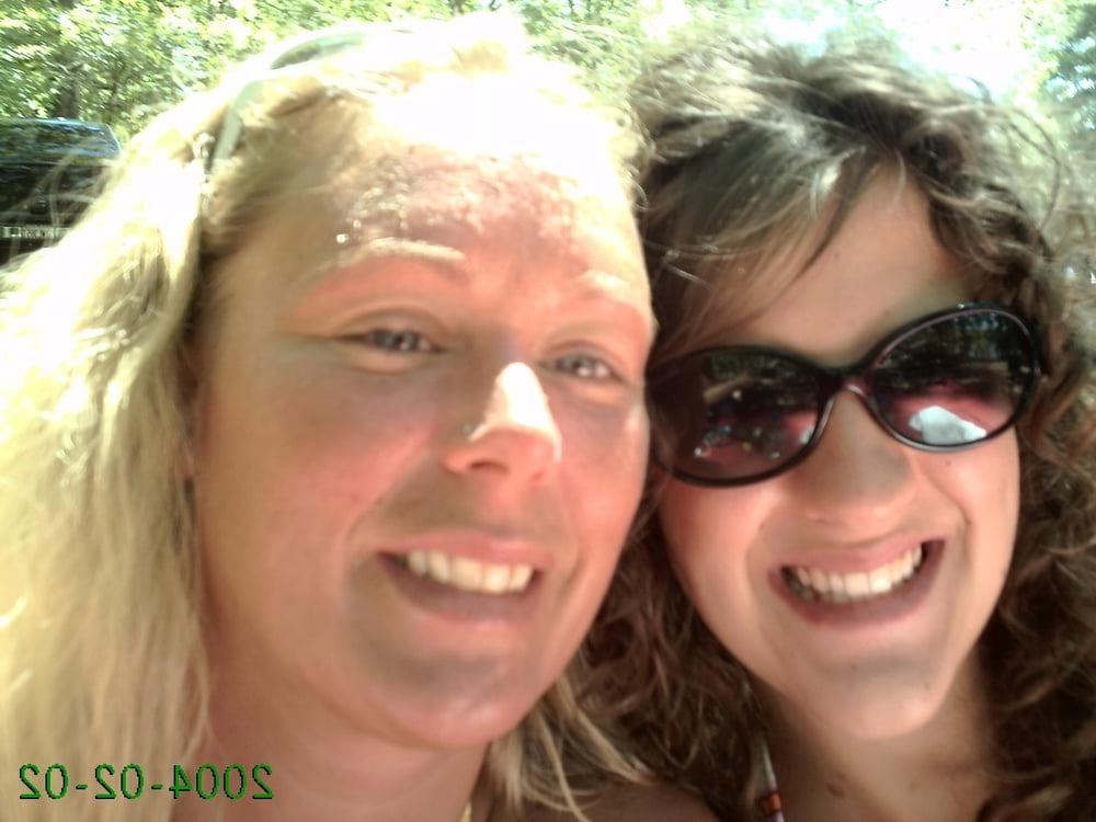 25P US Blonde Busty Milf