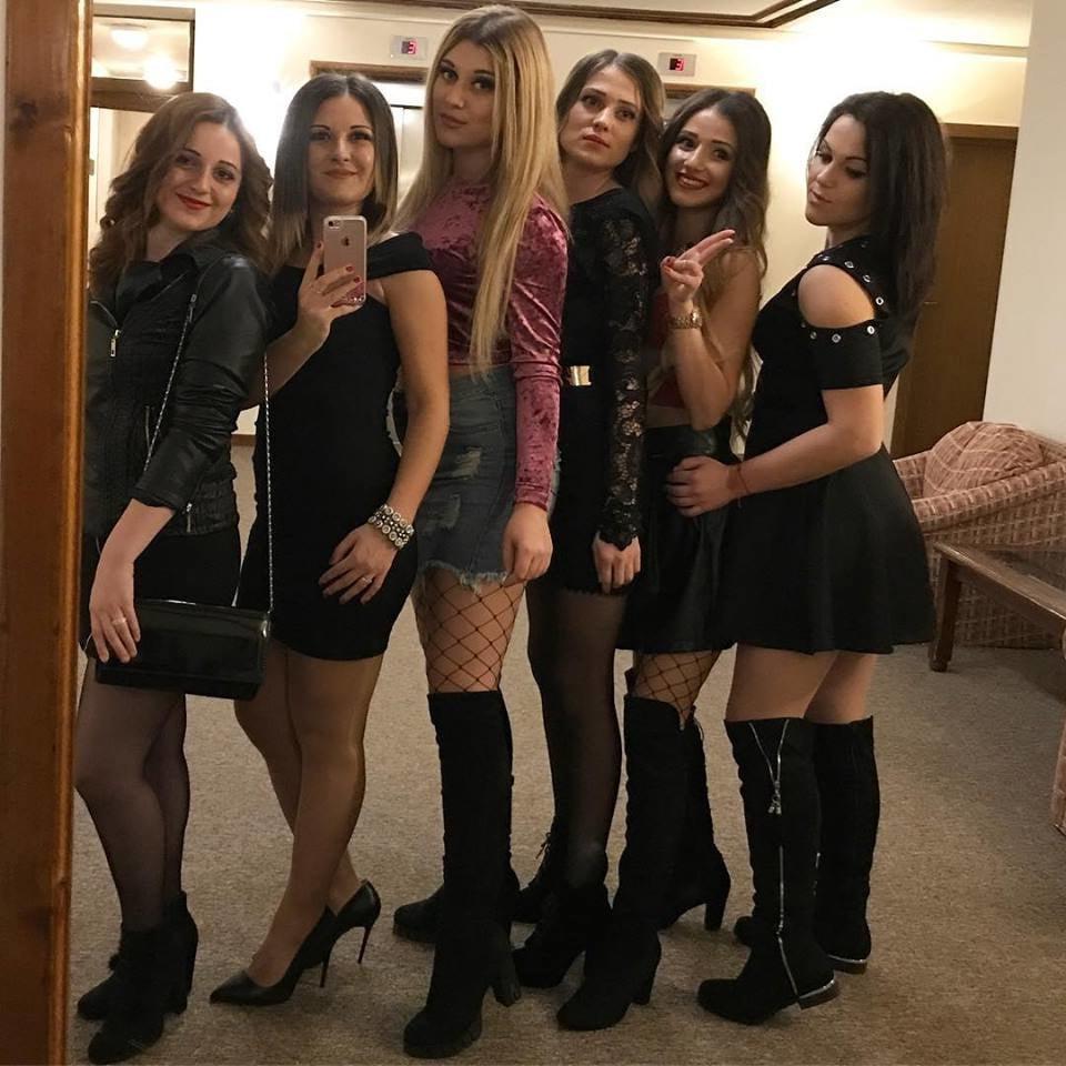 25P sexy females in tights pantyhose nylons 108