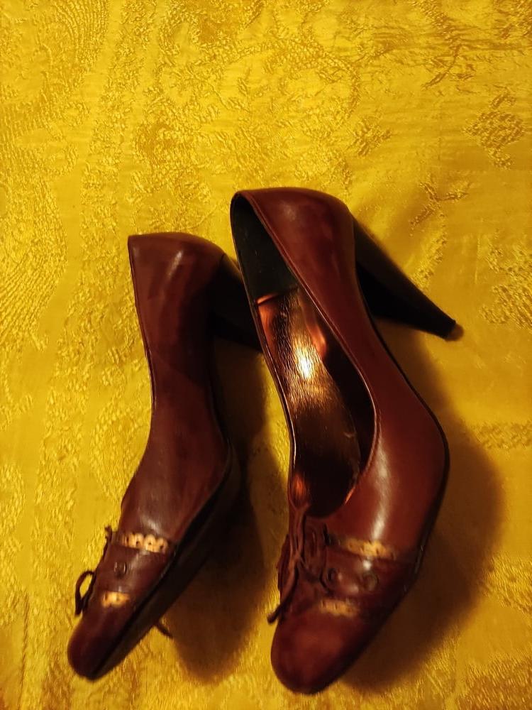 6P Sister's old brown heels