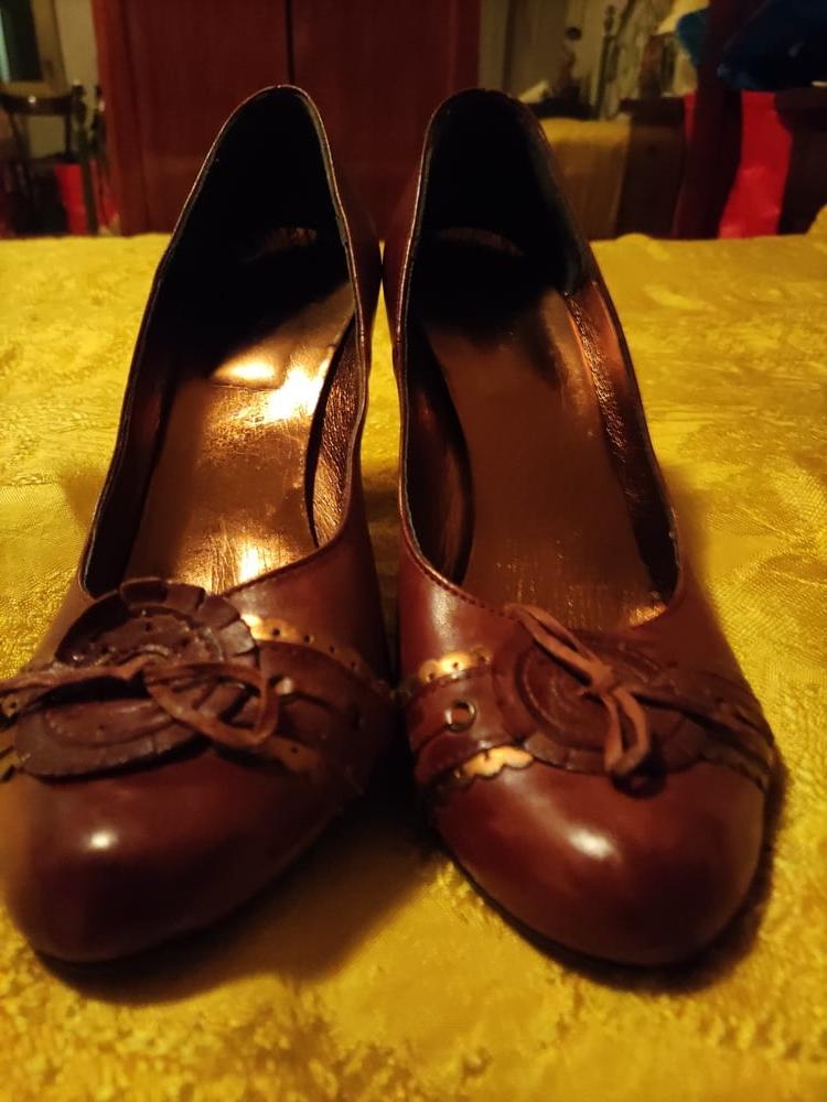 6P Sister's old brown heels