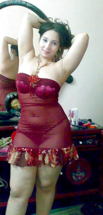 6P Thick Arab Wife