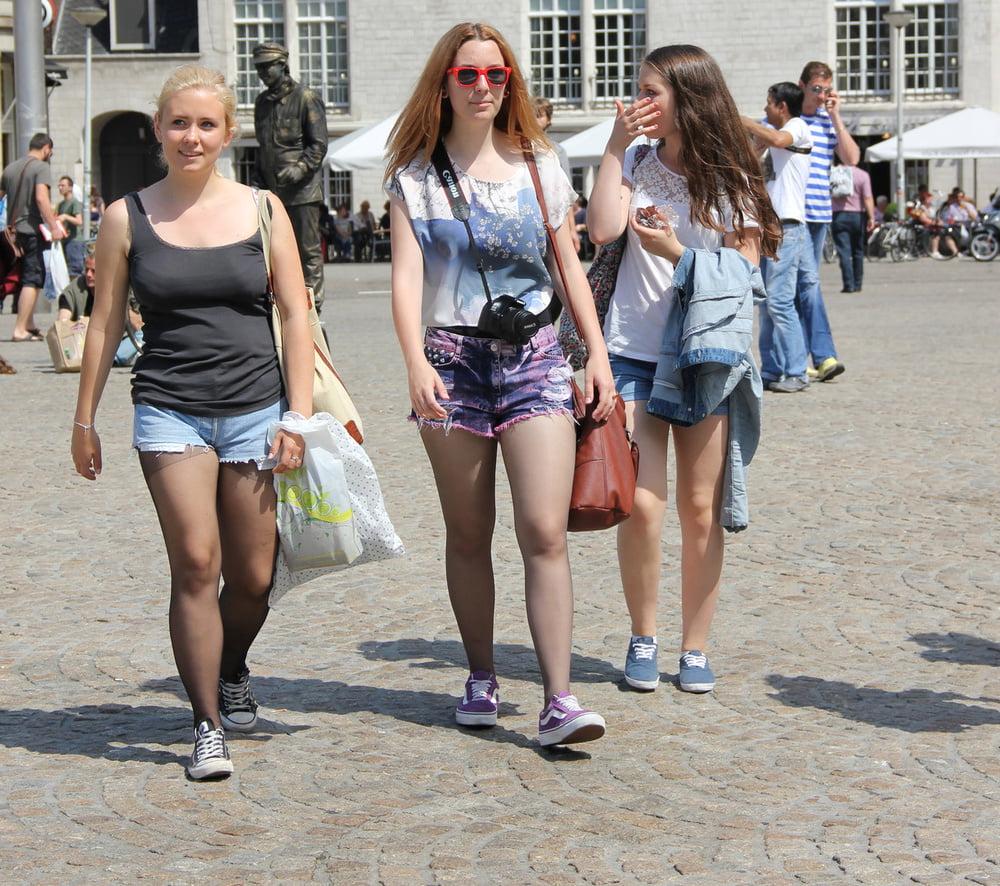 25P More street teens in pantyhose
