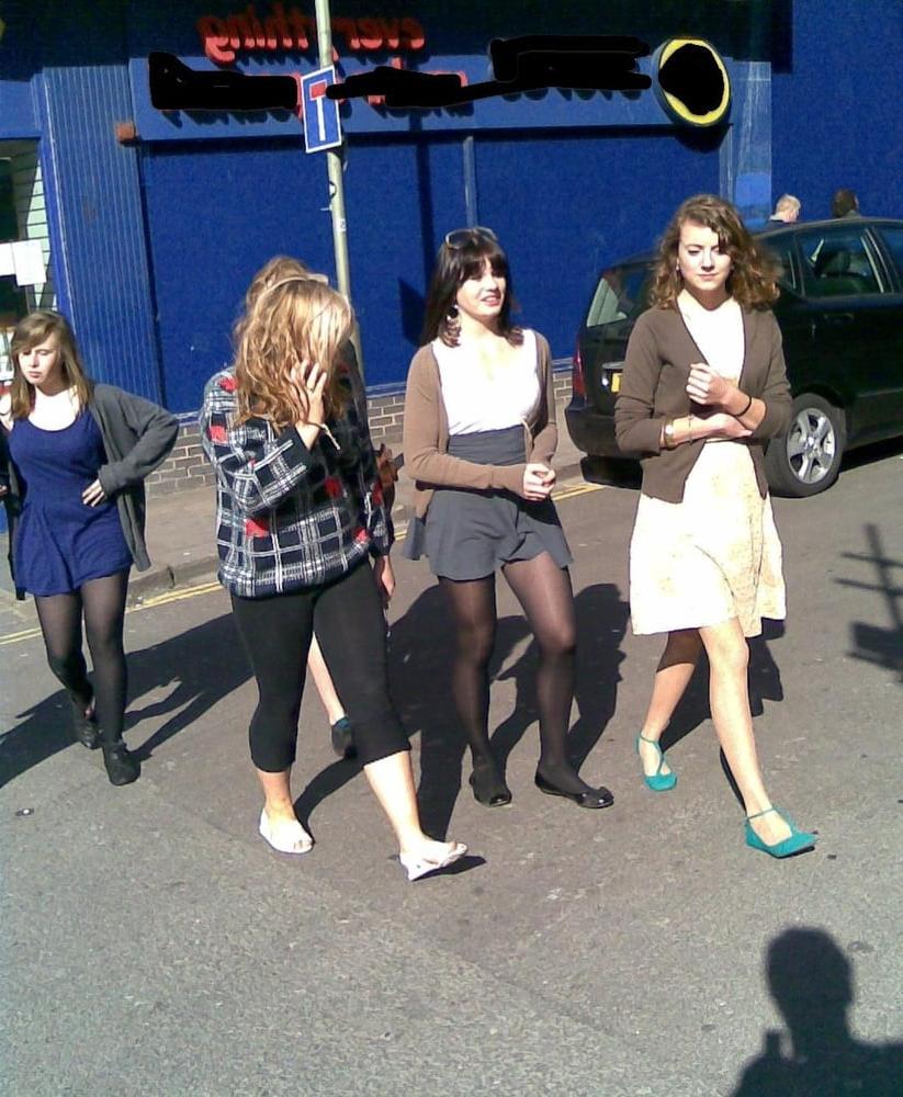 25P More street teens in pantyhose