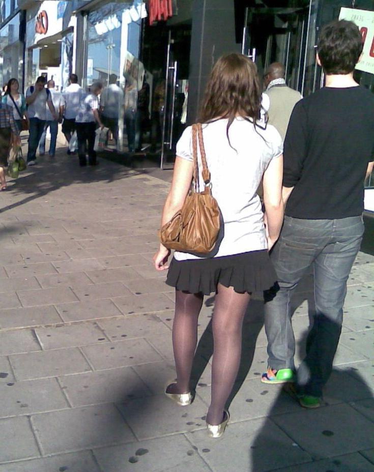 25P More street teens in pantyhose
