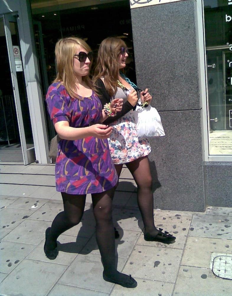 25P More street teens in pantyhose