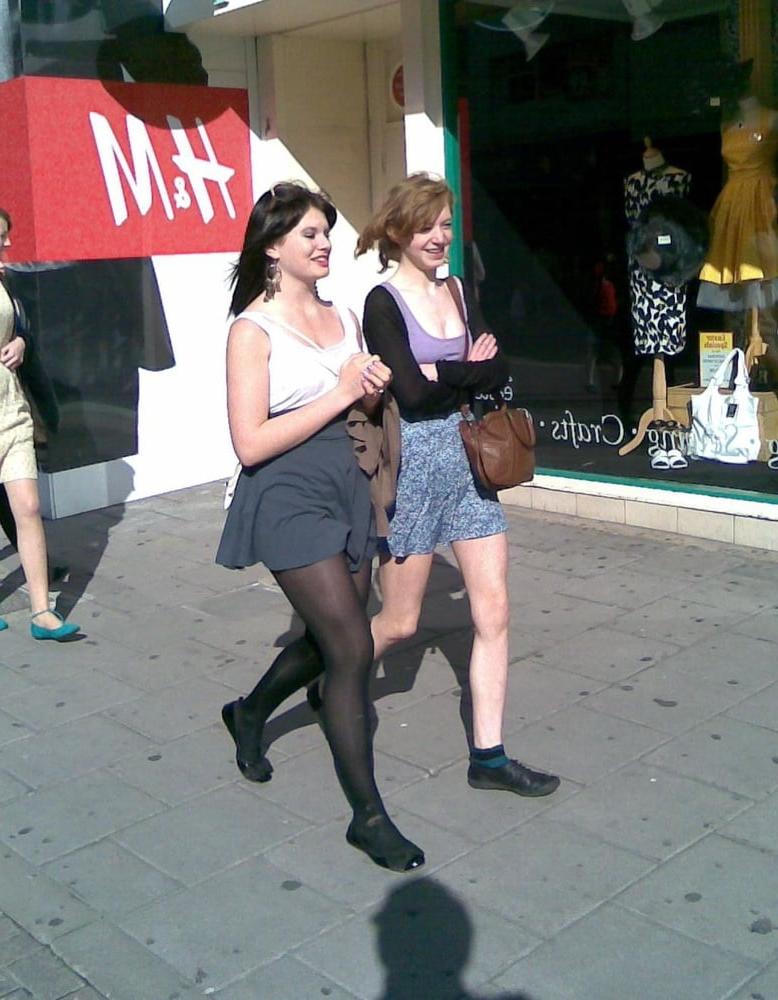 25P More street teens in pantyhose