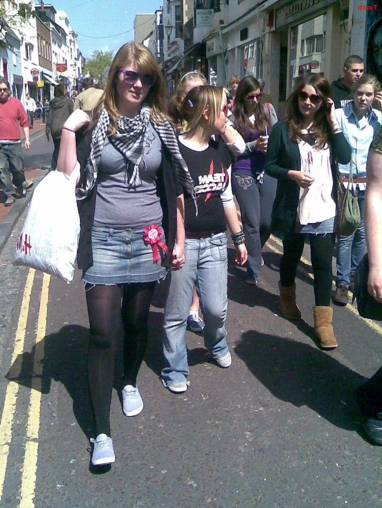 25P More street teens in pantyhose