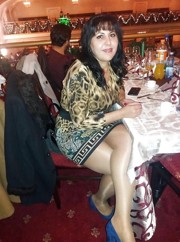 25P sexy ladies in pantyhose 3