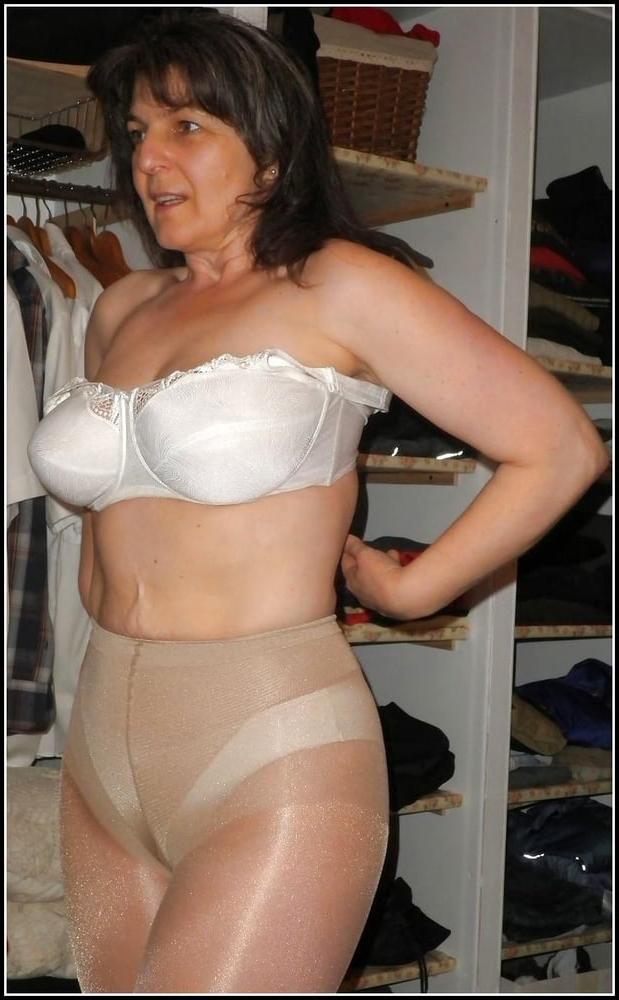 25P Mature milfs , moms stockings and pantyhose # 01