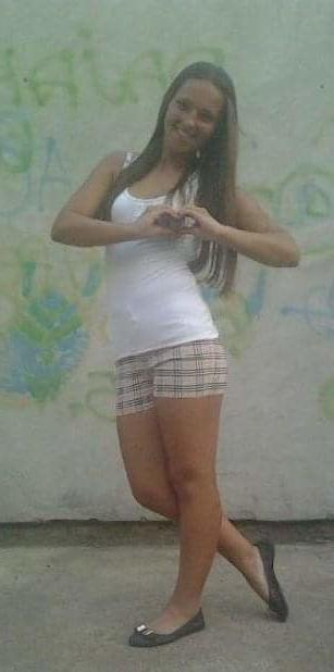 25P Nevena uska mala slatka pickica obrijana- Serbian girl