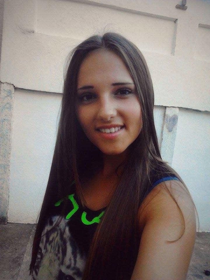 25P Nevena uska mala slatka pickica obrijana- Serbian girl