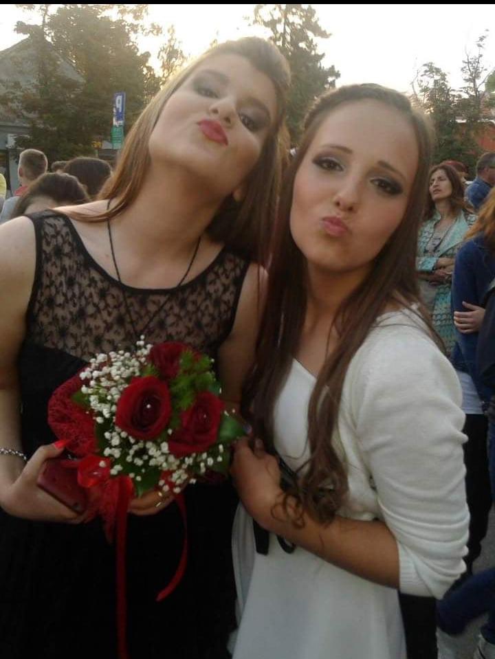 25P Nevena uska mala slatka pickica obrijana- Serbian girl