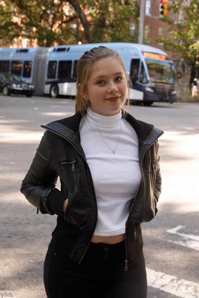25P Busty young  collection