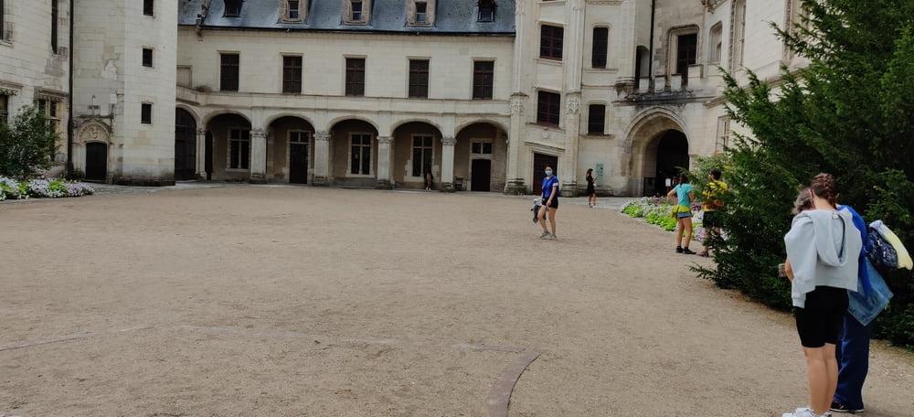 25P Candid ass french