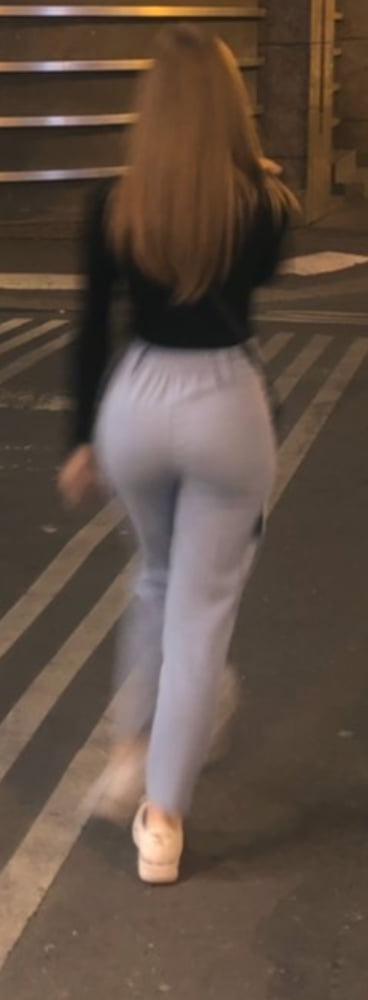 25P Candid ass french