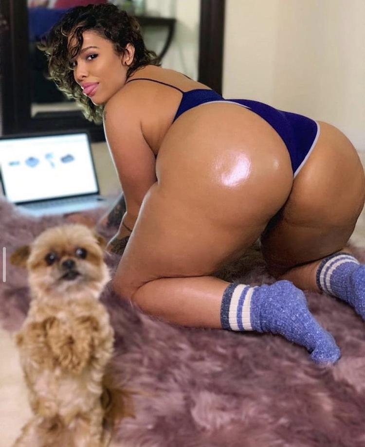 25P Some ass to brighten up your day