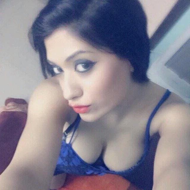 25P DESI UNSEEN BUSTY INDIAN MILF