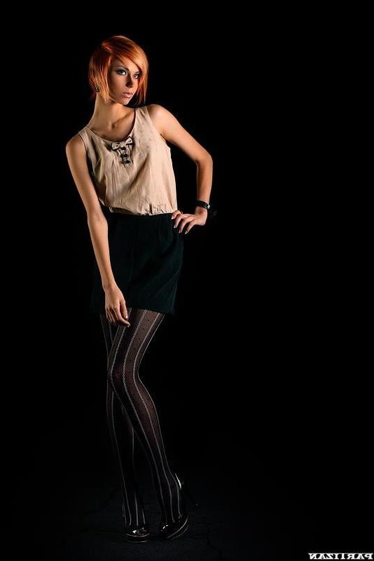 25P sexy females in tights pantyhose nylons 107