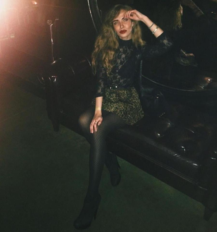 25P sexy females in tights pantyhose nylons 107