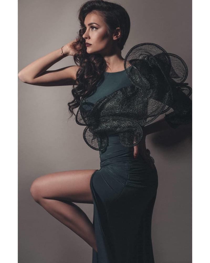 24P Serbian actress Dragana Micalovic