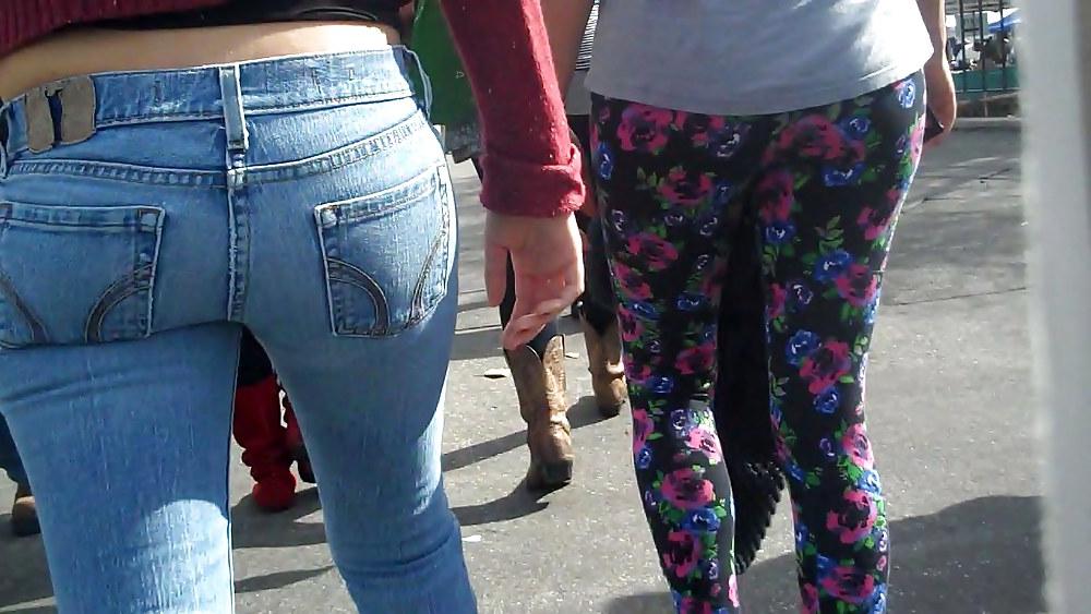 21P Teen ass & butt in blue jeans up close