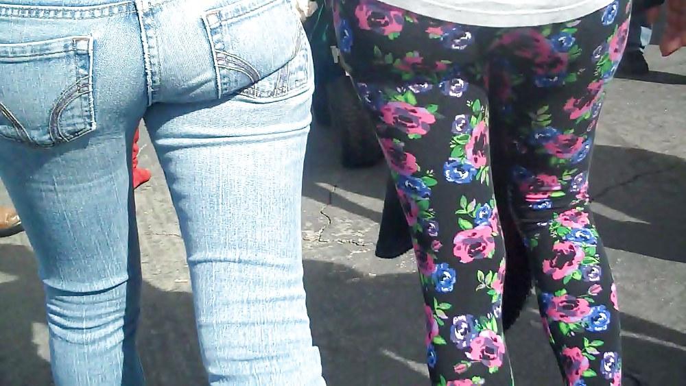 21P Teen ass & butt in blue jeans up close