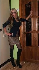25P Milfs in mini skirts and heels