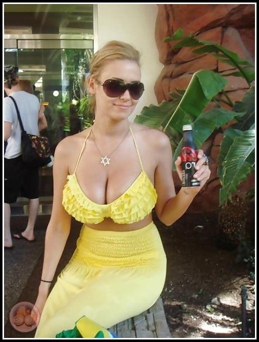 25P Busty Milfs and Moms