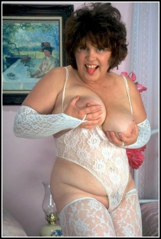 25P Busty Milfs and Moms # 9