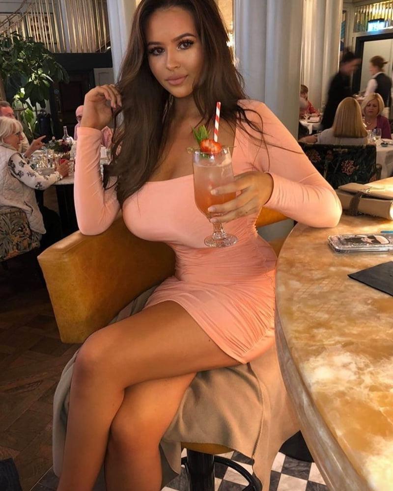 25P She fits that dress