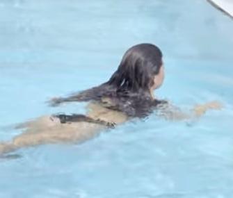 16P Swimsuit girls cold pool jump challenge