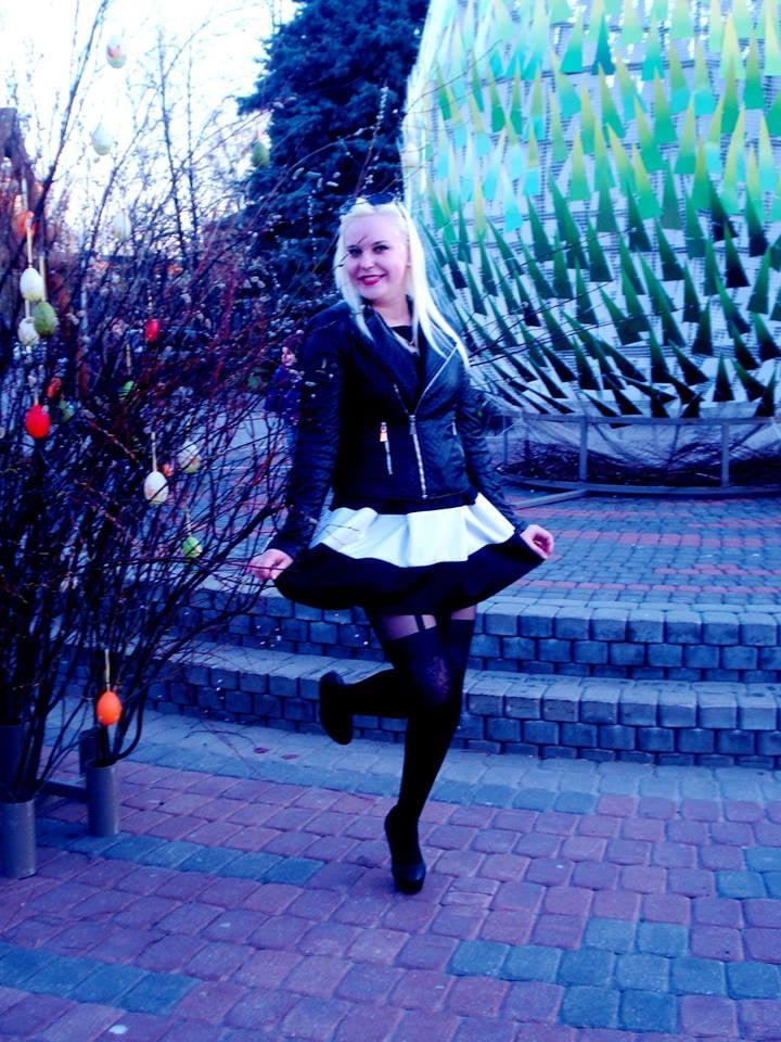 25P sexy females in tights pantyhose nylons 105