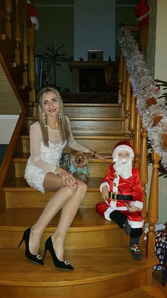 25P sexy females in tights pantyhose nylons 105