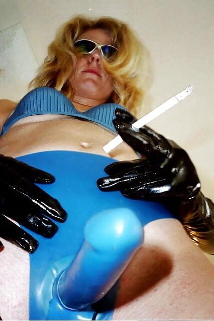 25P Suck her cock, slave!