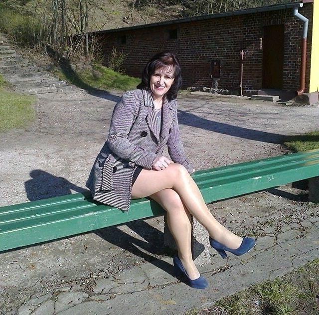 25P sexy  ladies in pantyhose