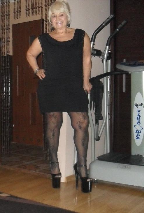 25P sexy  ladies in pantyhose