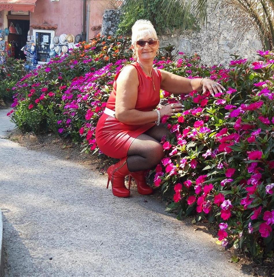 25P sexy  ladies in pantyhose