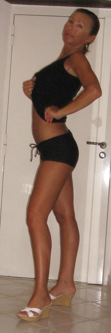 25P MATURE HOT BODY BLONDE