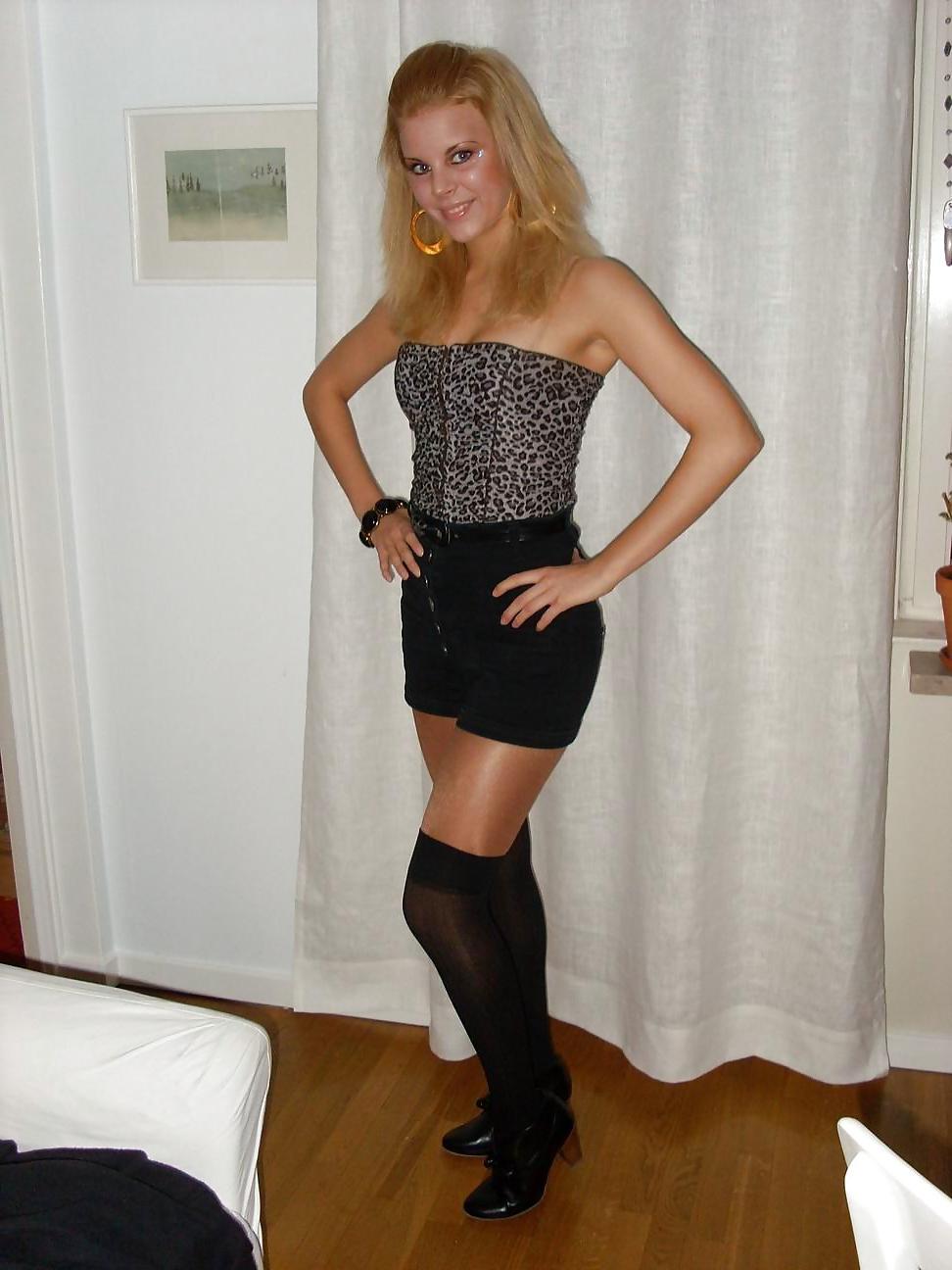 25P Some tan colored pantyhose