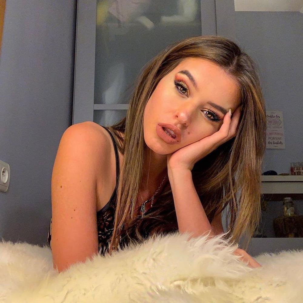25P Lea Elui (French Instagram Model)