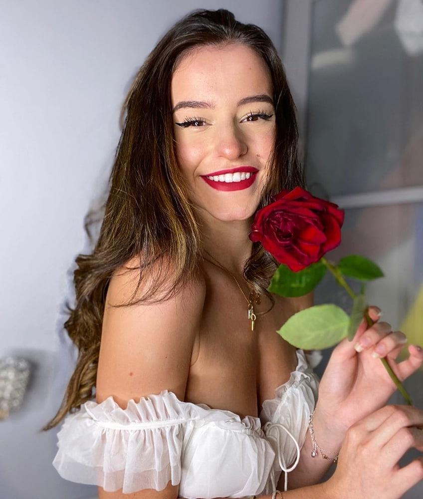 25P Lea Elui (French Instagram Model)