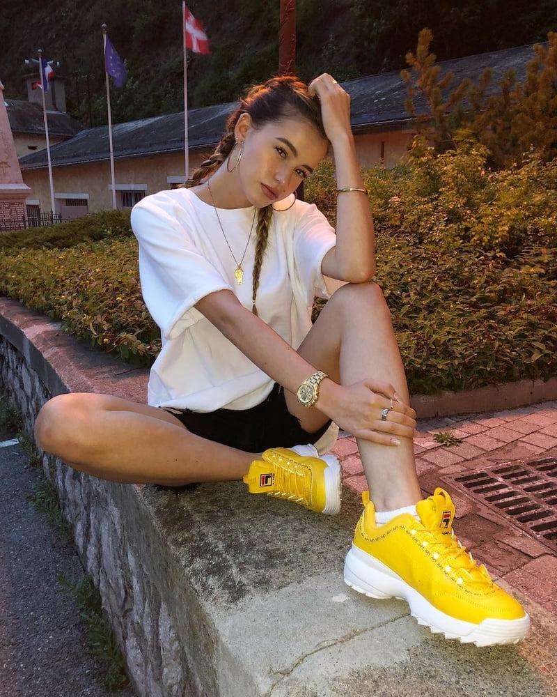 25P Lea Elui (French Instagram Model)