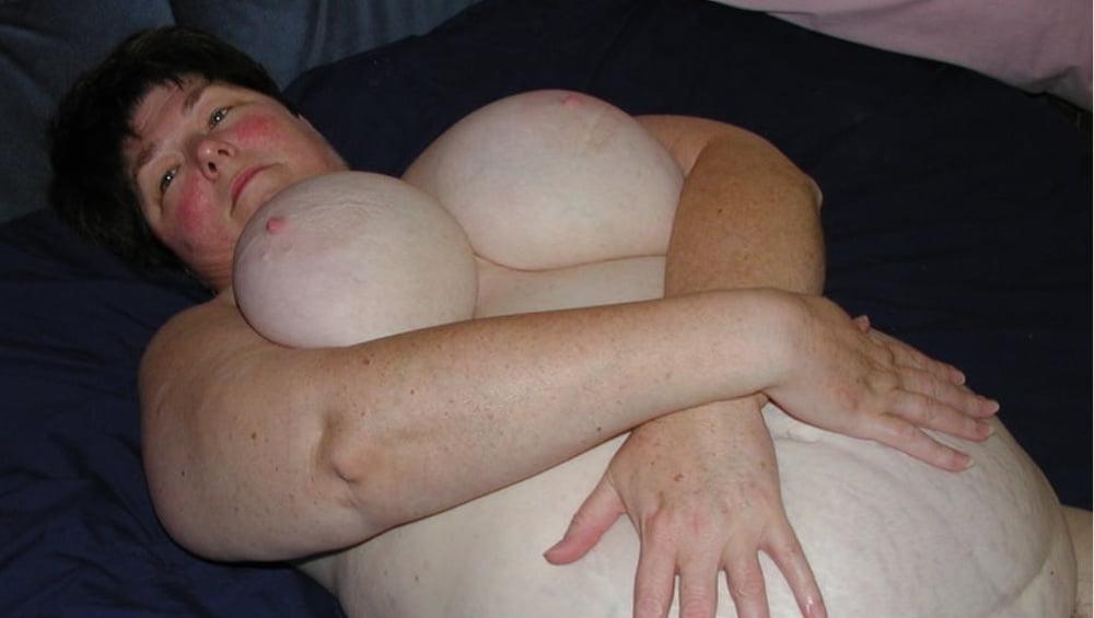 25P Dirty granny in blue sheet