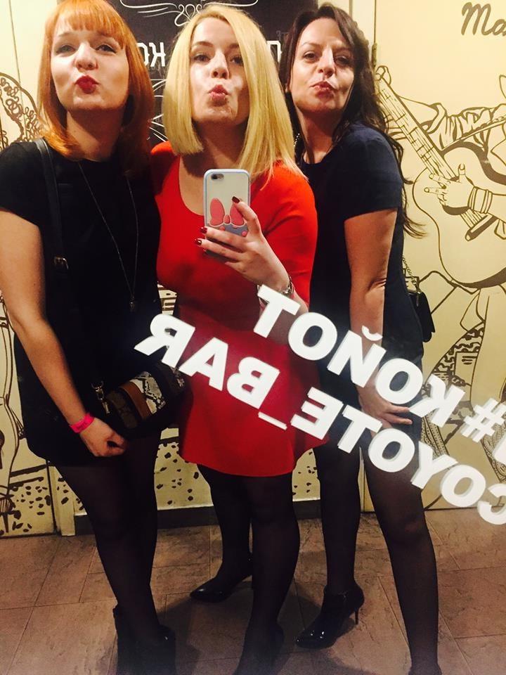 25P sexy females in tights pantyhose nylons 103