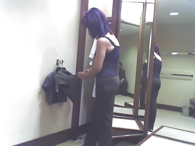 17P Arab MILF in Dressing rooms