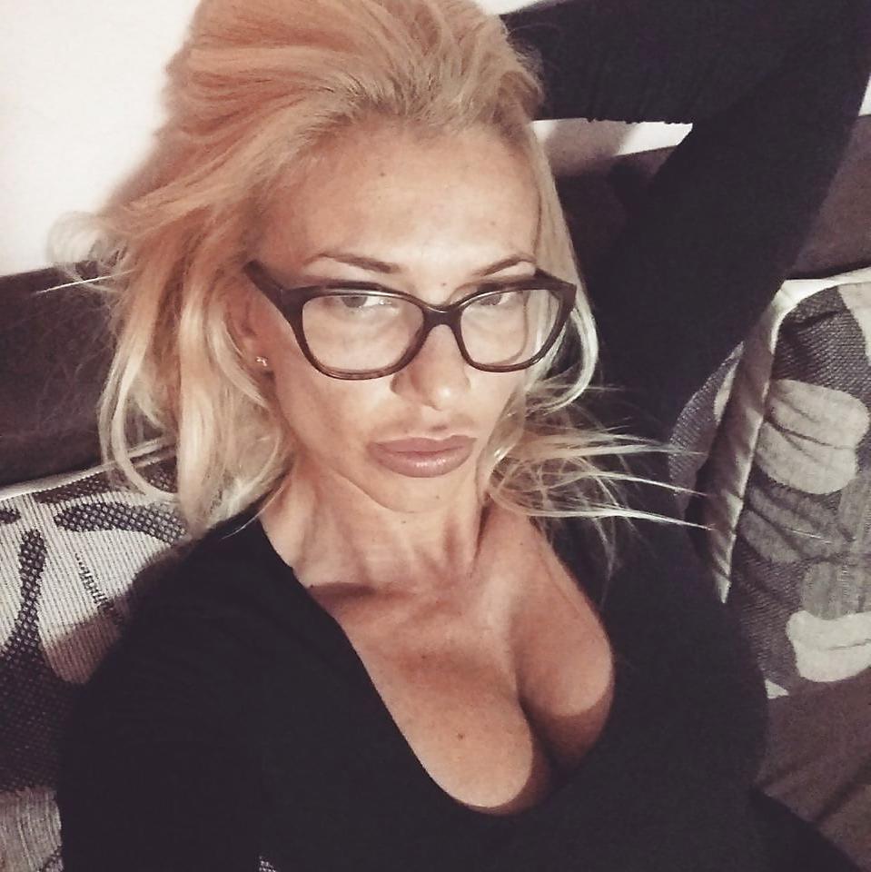 25P Serbian MILFs and Matures vol.135