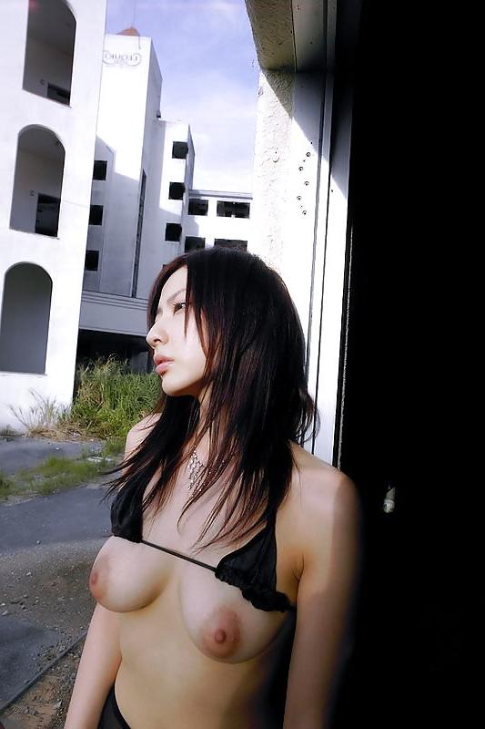 12P A sexy young Japanese beauty!  