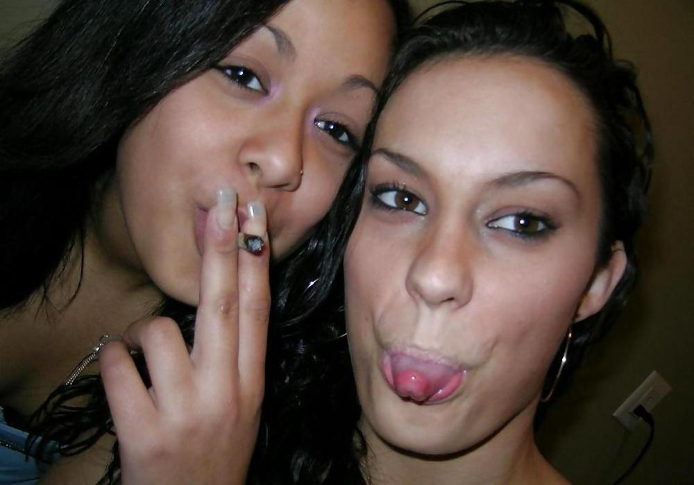 25P Nice brunette and her little sextoy