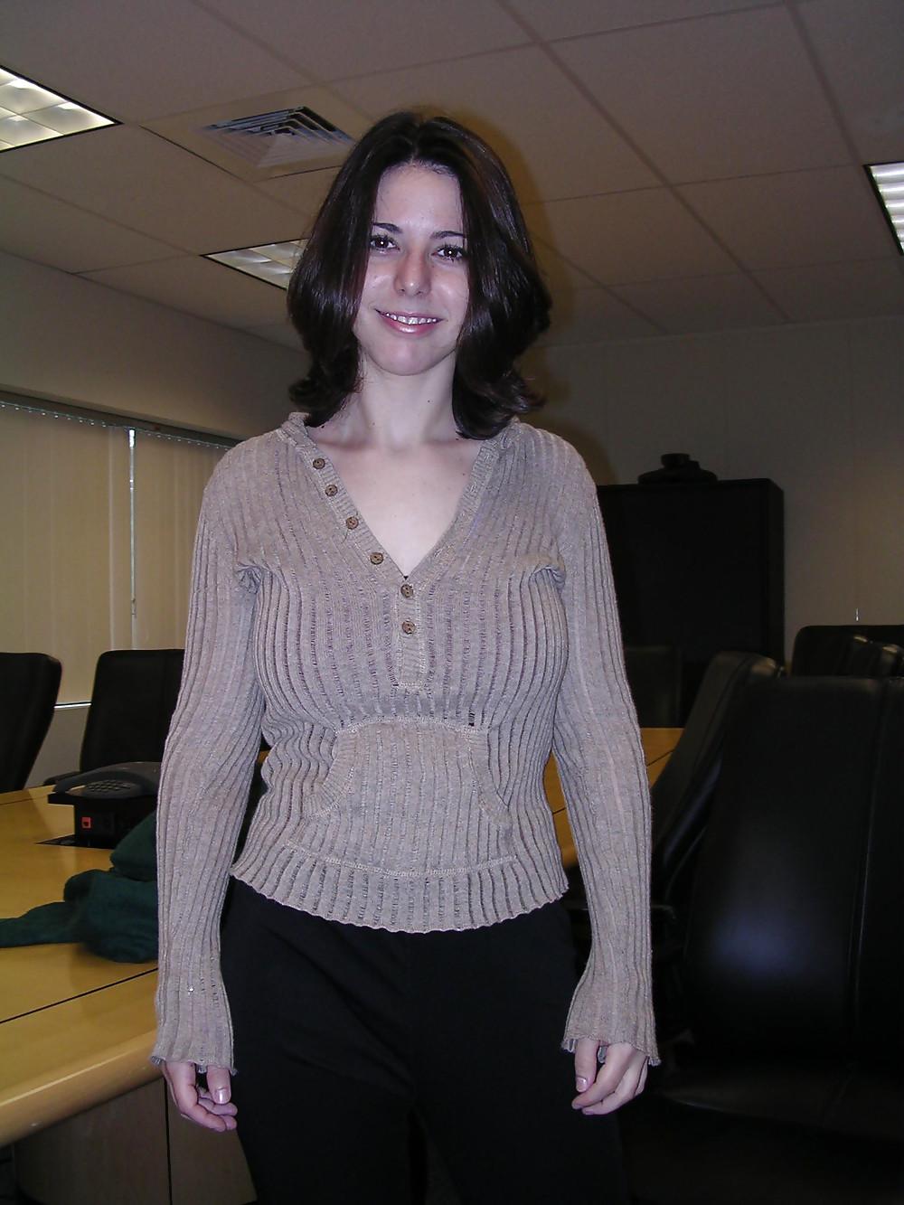 21P BUSTY DANIELLE - PLEASE SHOW ME YOUR BODY