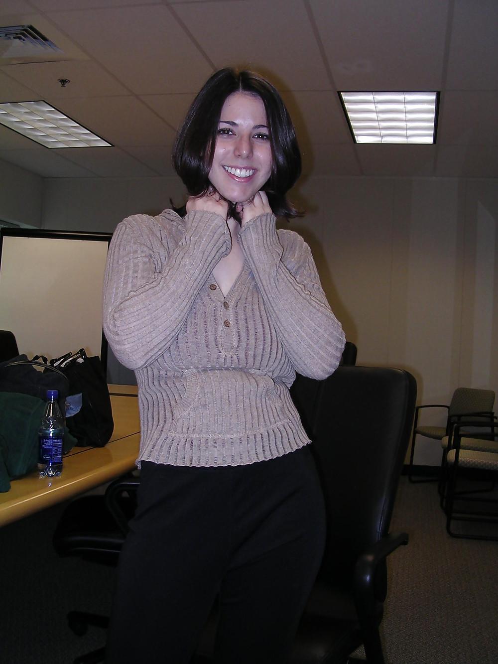 21P BUSTY DANIELLE - PLEASE SHOW ME YOUR BODY